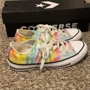 Converse Women’s size 6